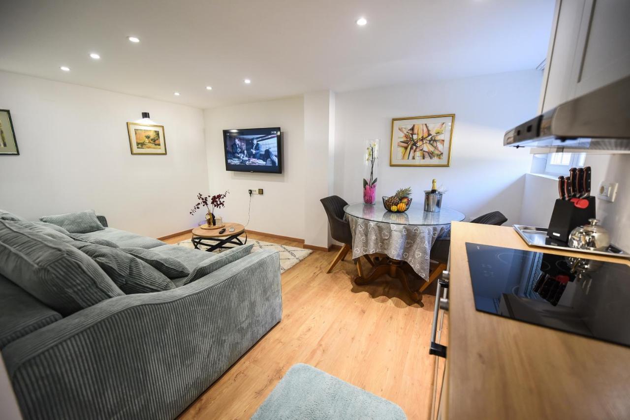 Apartman Maja Lägenhet Zadar Exteriör bild