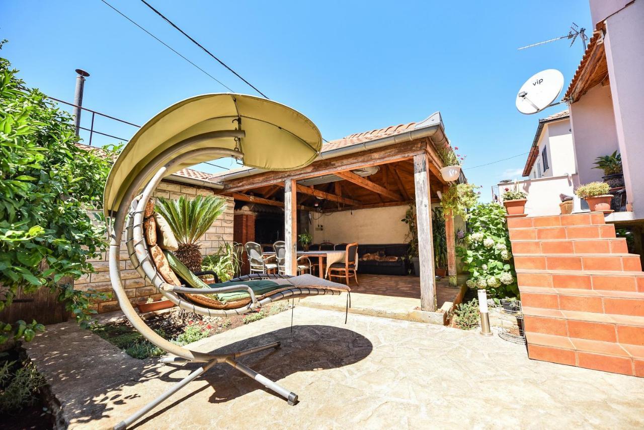 Apartman Maja Lägenhet Zadar Exteriör bild