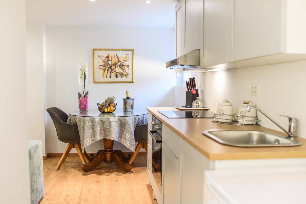 Apartman Maja Lägenhet Zadar Exteriör bild